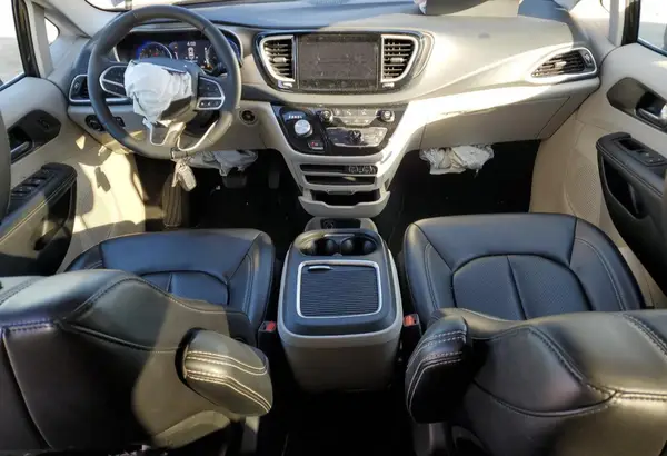2C4RC1BG1PR547017 2023 CHRYSLER PACIFICA - Image 8