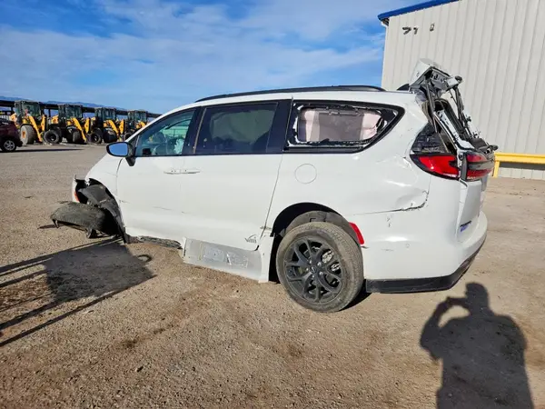 2C4RC1BG1PR564626 2023 CHRYSLER PACIFICA - Image 2