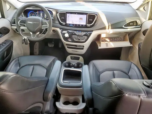 2C4RC1BG1PR583726 2023 CHRYSLER PACIFICA - Image 8
