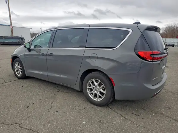 2C4RC1BG1PR585976 2023 CHRYSLER PACIFICA - Image 2