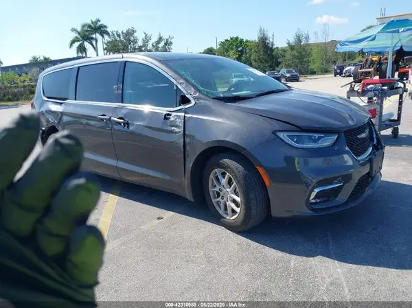 2C4RC1BG1PR587193 2023 CHRYSLER PACIFICA - Image 1