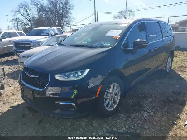 2C4RC1BG1PR593690 2023 CHRYSLER PACIFICA - Image 2