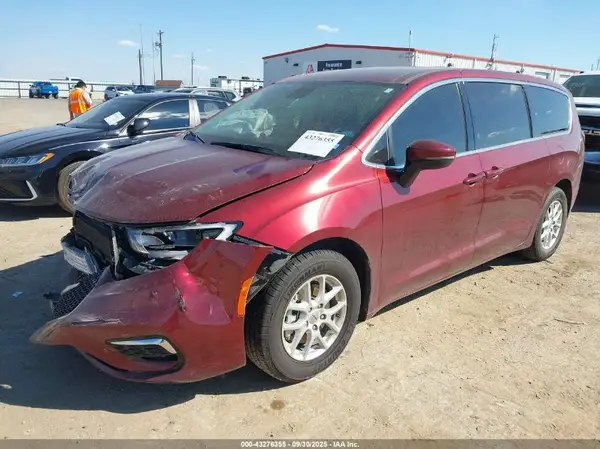 2C4RC1BG1PR594497 2023 CHRYSLER PACIFICA - Image 2