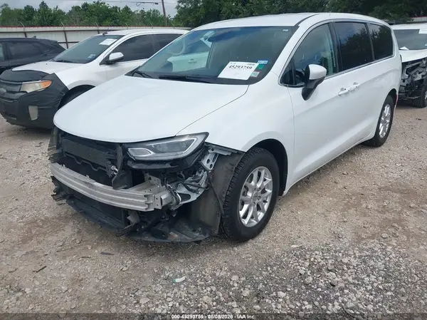 2C4RC1BG1PR607619 2023 CHRYSLER PACIFICA - Image 2