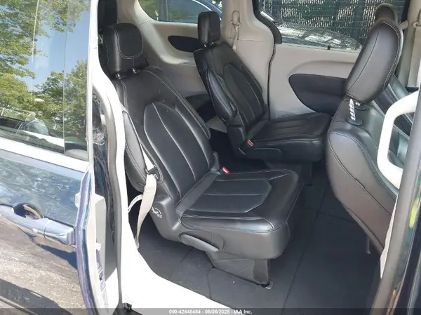 2C4RC1BG1PR610939 2023 CHRYSLER PACIFICA - Image 8