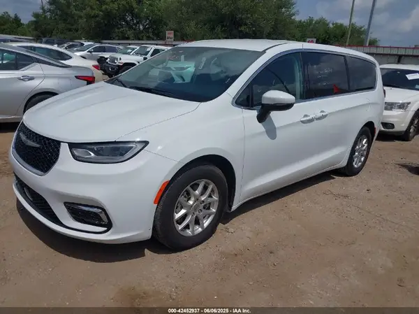 2C4RC1BG1PR620662 2023 CHRYSLER PACIFICA - Image 2