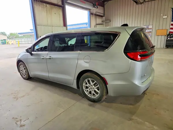 2C4RC1BG1PR620824 2023 CHRYSLER PACIFICA - Image 2