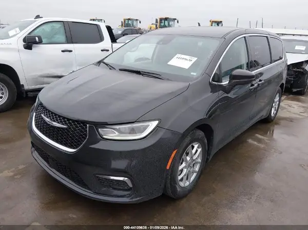 2C4RC1BG1PR624663 2023 CHRYSLER PACIFICA - Image 2
