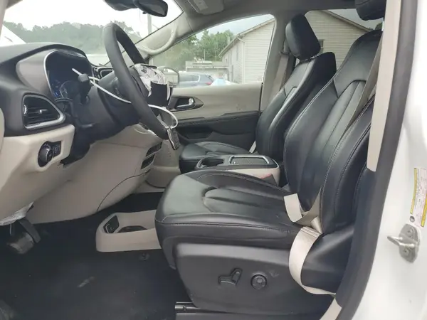 2023 CHRYSLER PACIFICA auction photo 7