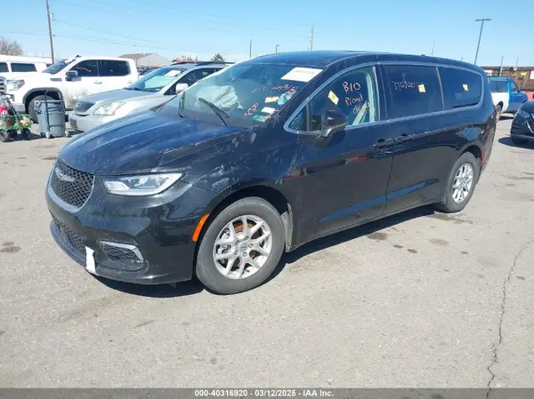 2C4RC1BG1PR627272 2023 CHRYSLER PACIFICA - Image 2