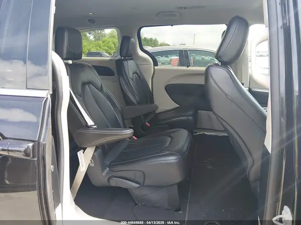 2C4RC1BG1PR627806 2023 CHRYSLER PACIFICA - Image 8
