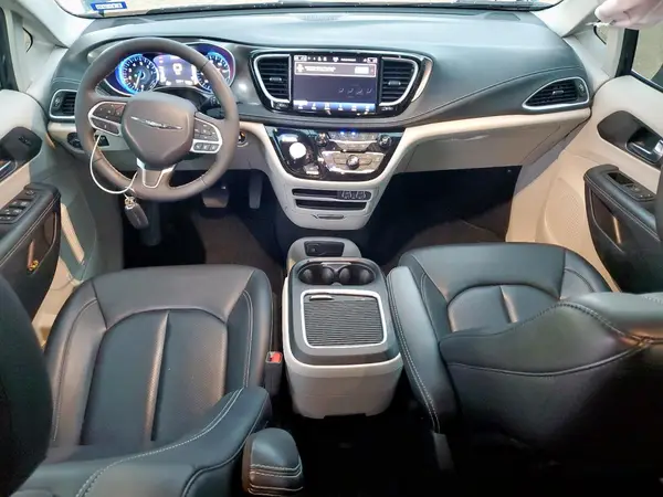 2C4RC1BG1PR629541 2023 CHRYSLER PACIFICA - Image 8