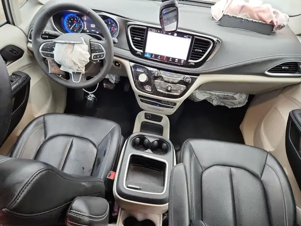 2C4RC1BG1PR630088 2023 CHRYSLER PACIFICA - Image 8