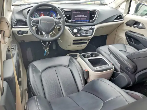 2C4RC1BG1PR631919 2023 CHRYSLER PACIFICA - Image 8
