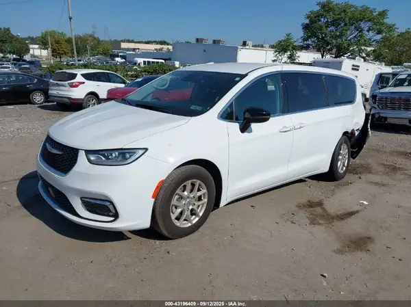 2C4RC1BG1RR108533 2024 CHRYSLER PACIFICA - Image 2