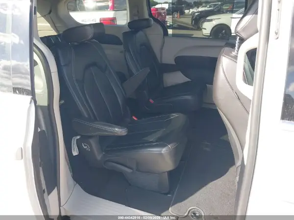 2C4RC1BG1RR129446 2024 CHRYSLER PACIFICA - Image 8