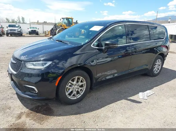 2C4RC1BG1SR520683 2025 CHRYSLER PACIFICA - Image 2