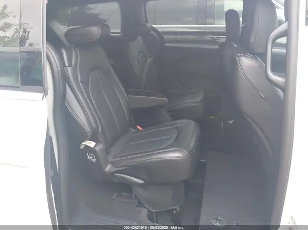 2C4RC1BG1SR520795 2025 CHRYSLER PACIFICA - Image 8