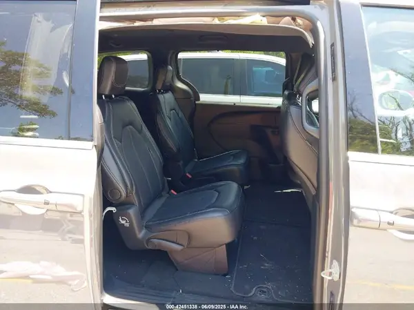 2C4RC1BG1SR521042 2025 CHRYSLER PACIFICA - Image 8