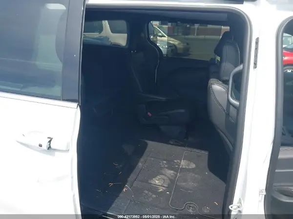 2C4RC1BG1SR542831 2025 CHRYSLER PACIFICA - Image 8