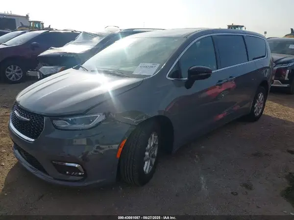 2C4RC1BG1SR548256 2025 CHRYSLER PACIFICA - Image 2
