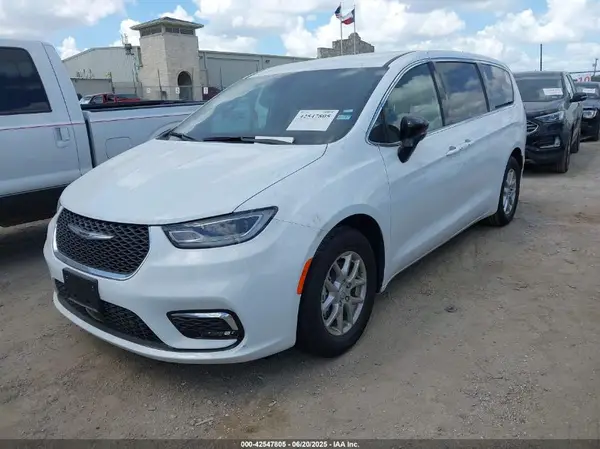 2C4RC1BG1SR576929 2025 CHRYSLER PACIFICA - Image 2