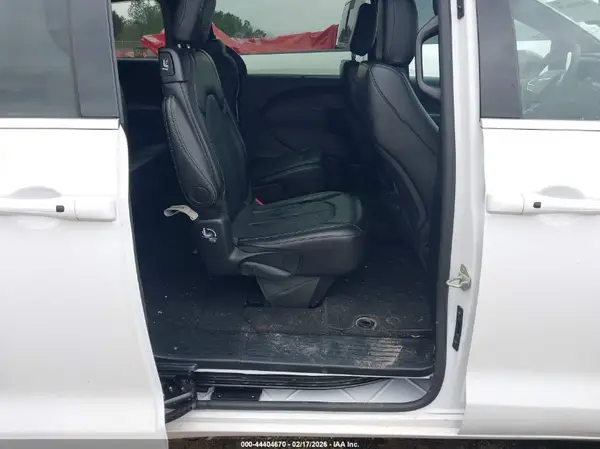 2C4RC1BG1SR586067 2025 CHRYSLER PACIFICA - Image 8