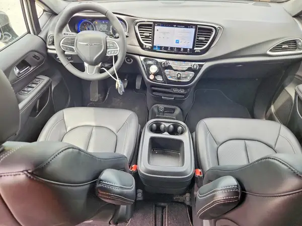 2C4RC1BG1SR611548 2025 CHRYSLER PACIFICA - Image 8