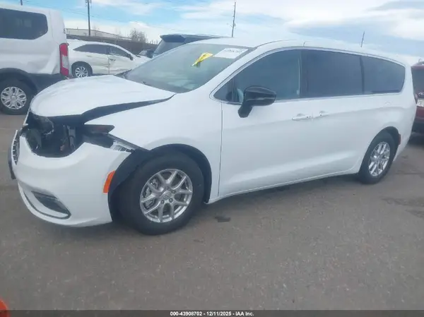 2C4RC1BG1TR168593 2026 CHRYSLER PACIFICA - Image 2