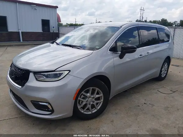 2C4RC1BG1TR174944 2026 CHRYSLER PACIFICA - Image 2