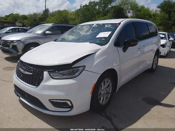 2C4RC1BG1TR175303 2026 CHRYSLER PACIFICA - Image 2