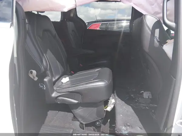 2C4RC1BG1TR175303 2026 CHRYSLER PACIFICA - Image 8