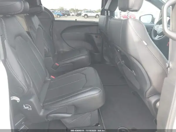 2C4RC1BG1TR188990 2026 CHRYSLER PACIFICA - Image 8