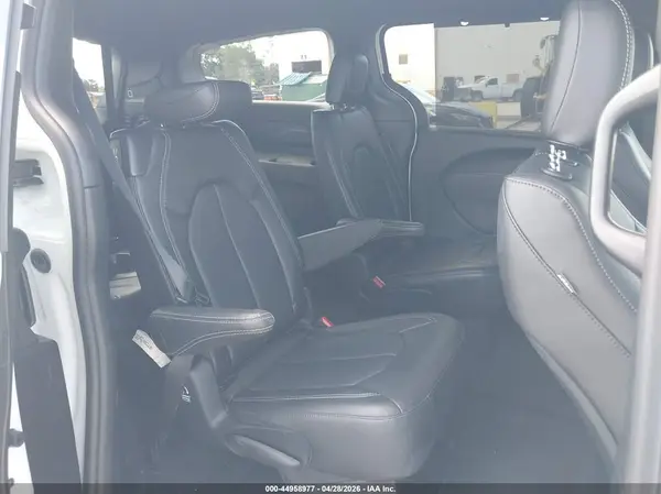 2C4RC1BG1TR192103 2026 CHRYSLER PACIFICA - Image 8