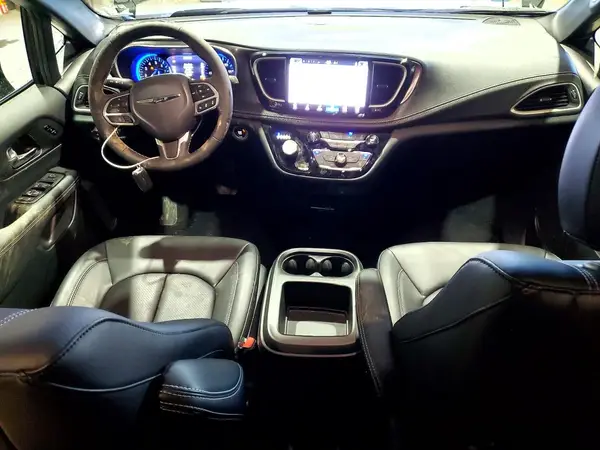 2C4RC1BG1TR207358 2026 CHRYSLER PACIFICA - Image 8