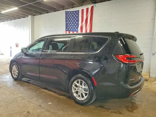 2C4RC1BG1TR235743 2026 CHRYSLER PACIFICA - Image 2