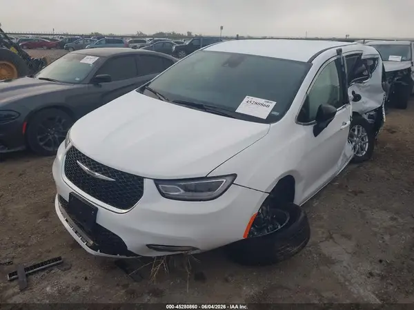 2C4RC1BG1TR272615 2026 CHRYSLER PACIFICA - Image 2