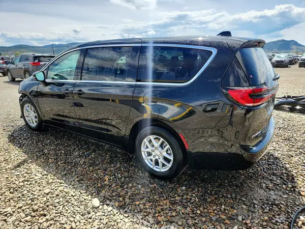 2C4RC1BG1VR556572 2027 CHRYSLER PACIFICA - Image 2