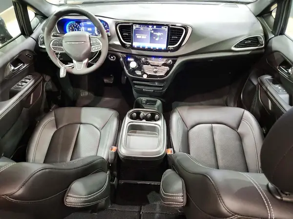 2C4RC1BG1VR576675 2027 CHRYSLER PACIFICA - Image 8