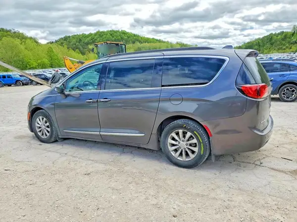 2C4RC1BG2HR501732 2017 CHRYSLER PACIFICA - Image 2
