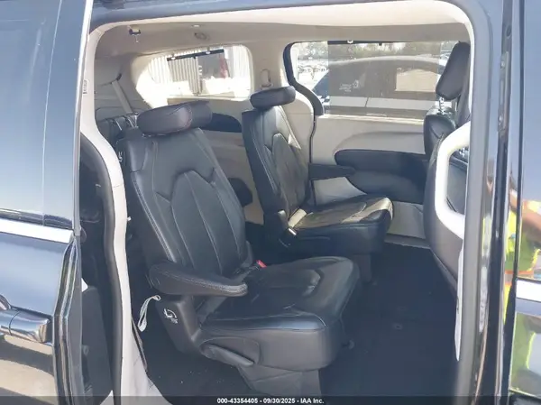 2C4RC1BG2HR505800 2017 CHRYSLER PACIFICA - Image 8