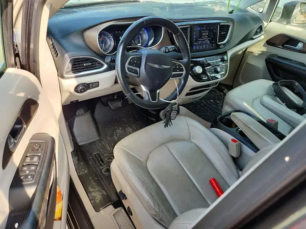 2C4RC1BG2HR506638 2017 CHRYSLER PACIFICA - Image 8