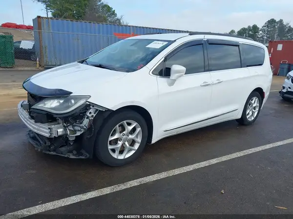 2C4RC1BG2HR507224 2017 CHRYSLER PACIFICA - Image 2