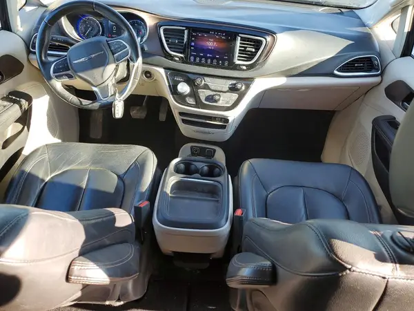2C4RC1BG2HR513590 2017 CHRYSLER PACIFICA - Image 8