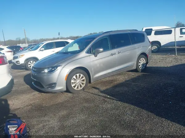 2C4RC1BG2HR515548 2017 CHRYSLER PACIFICA - Image 2