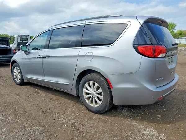 2C4RC1BG2HR516389 2017 CHRYSLER PACIFICA - Image 2