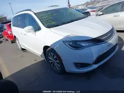 2C4RC1BG2HR522984 2017 CHRYSLER PACIFICA