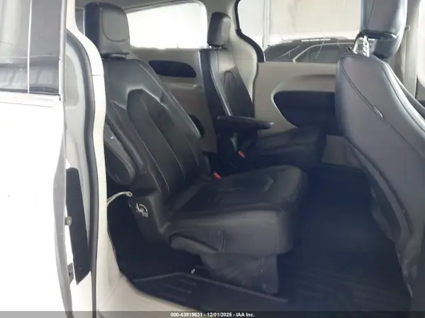 2C4RC1BG2HR527165 2017 CHRYSLER PACIFICA - Image 8