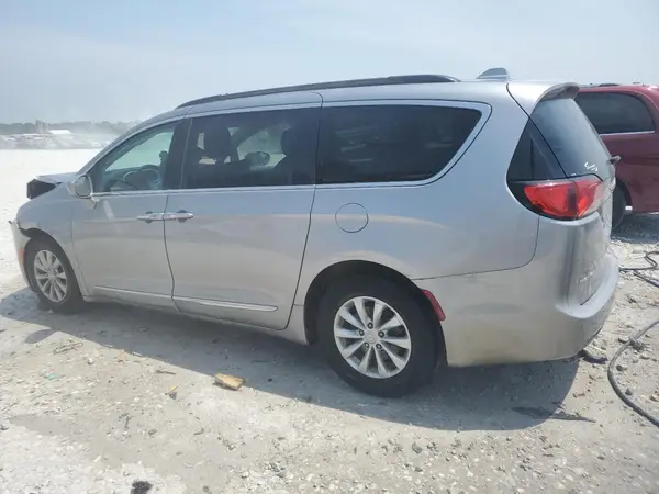 2C4RC1BG2HR529899 2017 CHRYSLER PACIFICA - Image 2