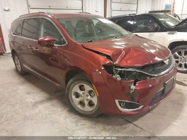 2C4RC1BG2HR533838 2017 CHRYSLER PACIFICA - Image 1